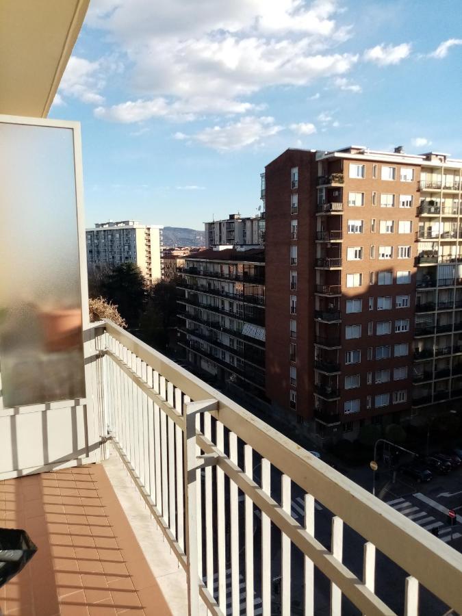Bruno Turin Apartment Near The Metro Collegno Bagian luar foto